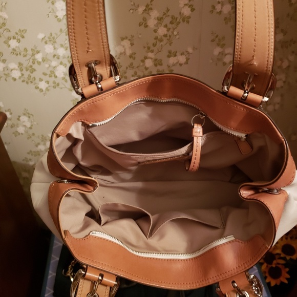 Coach purse - Picture 4 of 4